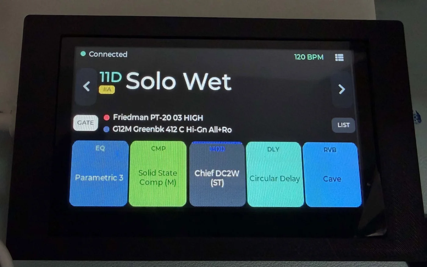 The JC4827W543 in a printed case, running NanoGig Screen's gig view with preset 11D, Solo Wet